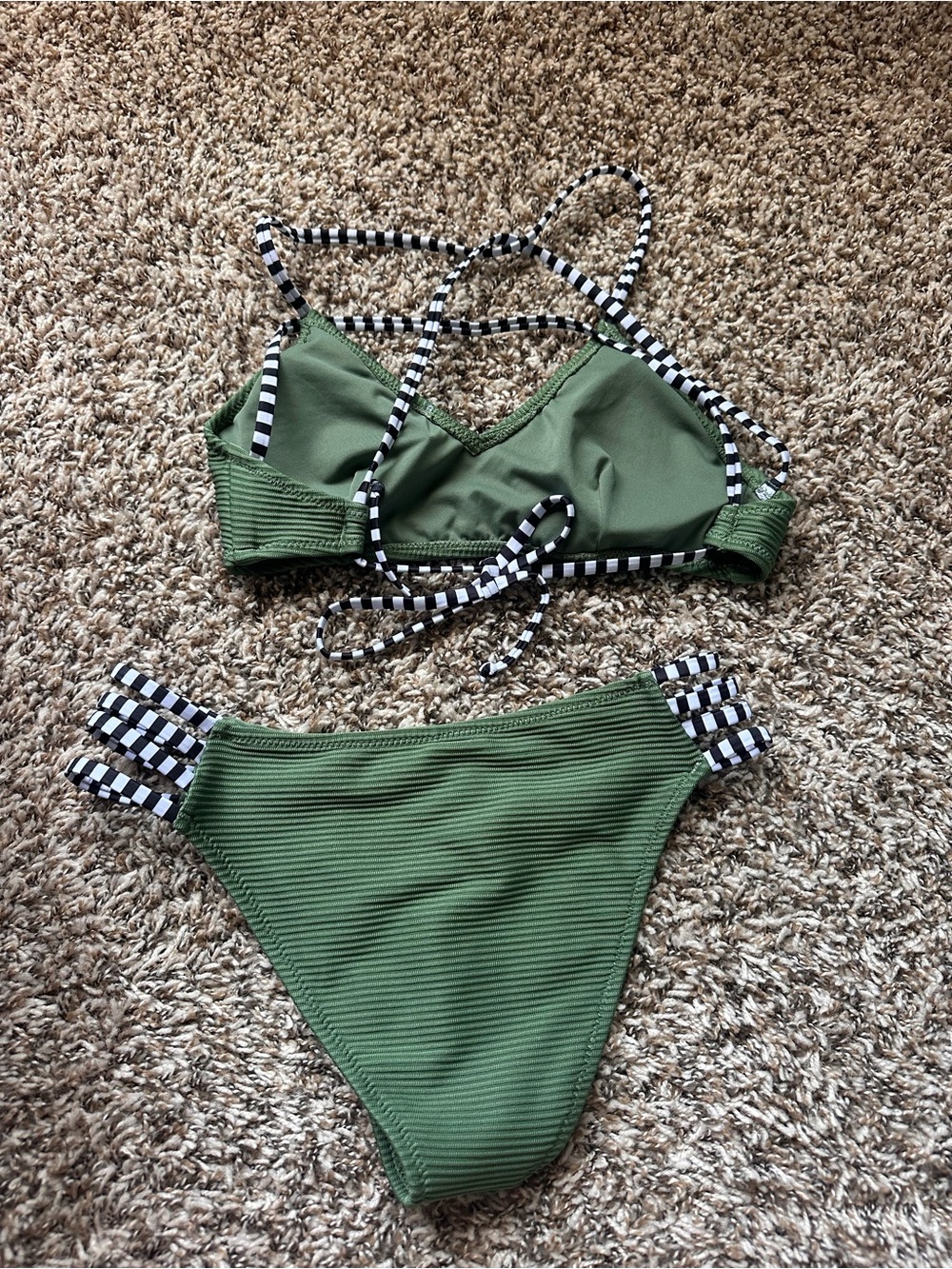 Swimsuits - Picture 6 of 10